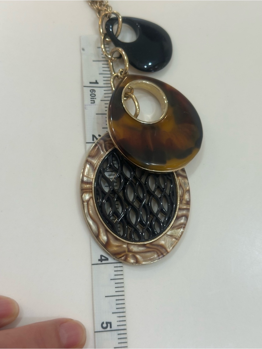 Liz Claiborne Tortoise & Black Resin Multi-Pendant Statement Necklace Gold Tone - Picture 12 of 14